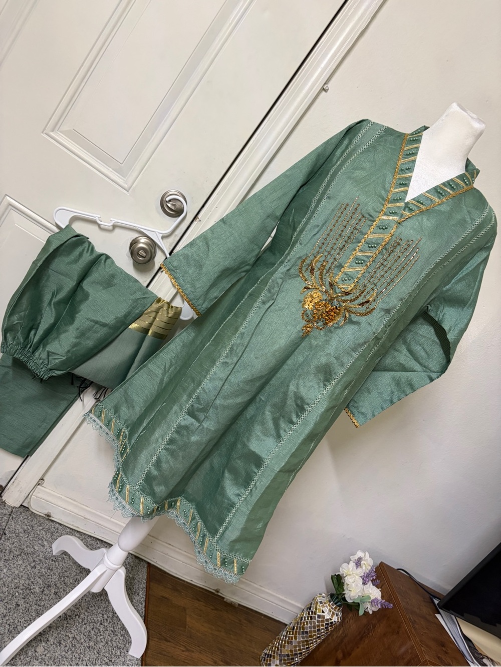 Pakistani Embroidered Seafoam Green Kurta Set